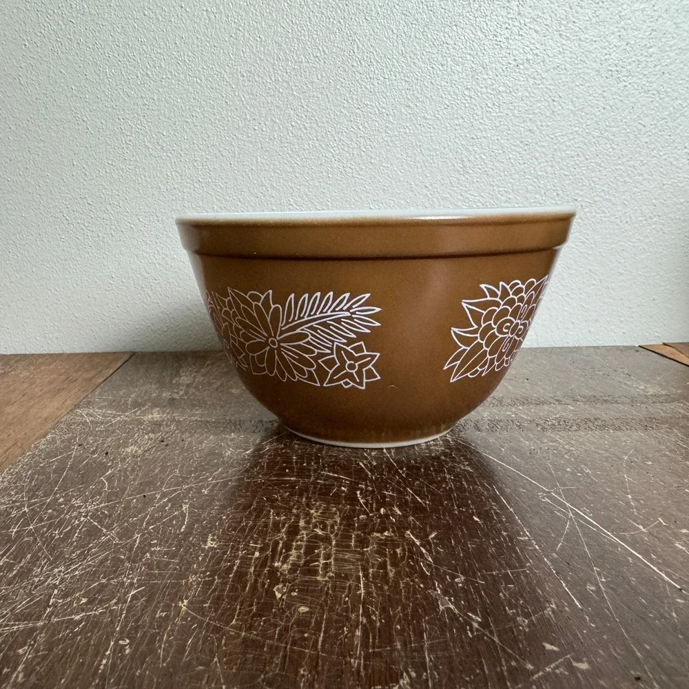 Pyrex‎ by Corning Woodland Brown White 401 1.5 pt Ovenware Serving Bowl
